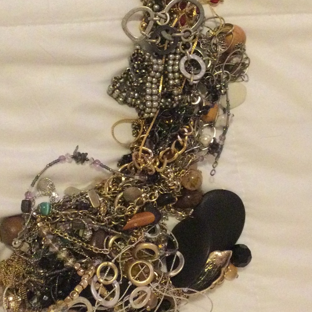 Jewelry - Picture 2 of 3